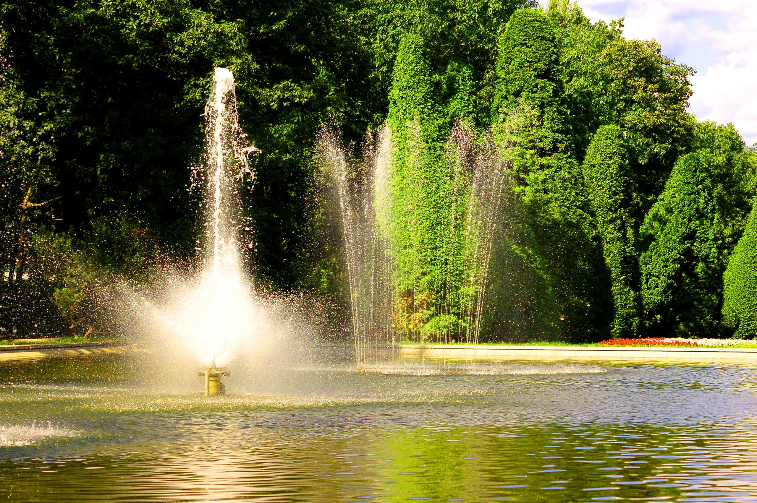 Circular Modern Water Feature Fountain: A Stylish Addition to Your Space